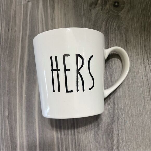 Minimal white ceramic coffee mug - Picture 1 of 6